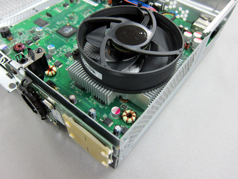 Illustration for article titled The New Xbox 360 Torn Apart